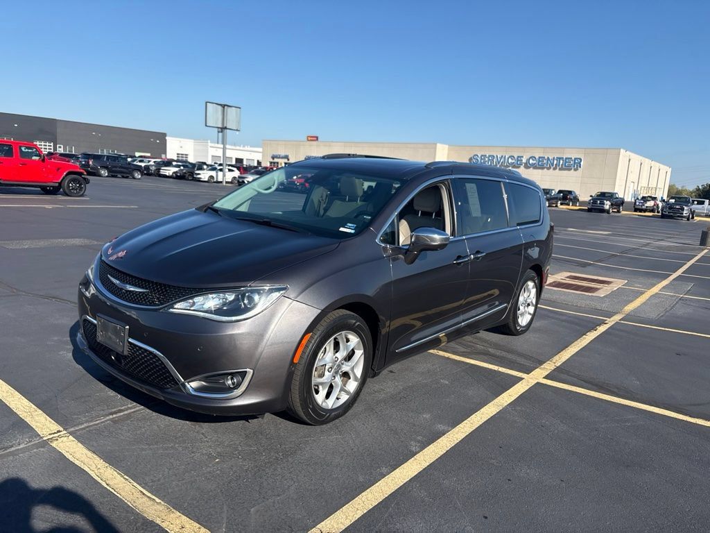 Used 2020 Chrysler Pacifica Limited w/ Advanced Safetytec Group FWD image 5