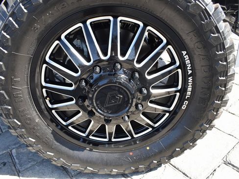 Used 2025 Ford F450 Lariat w/ FX4 Off-Road Package image 4