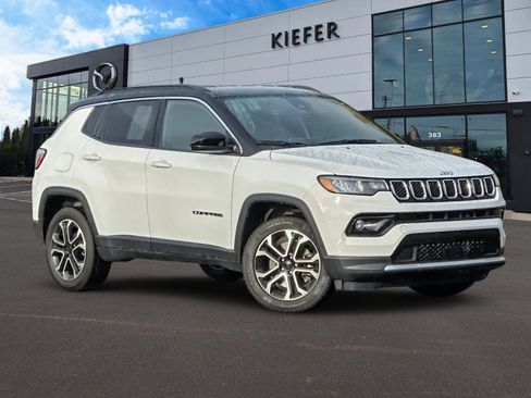 Used 2023 Jeep Compass Limited image 2