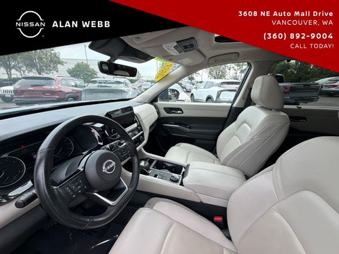 Used 2023 Nissan Pathfinder SL w/ SL Premium Package AWD/4WD image 11
