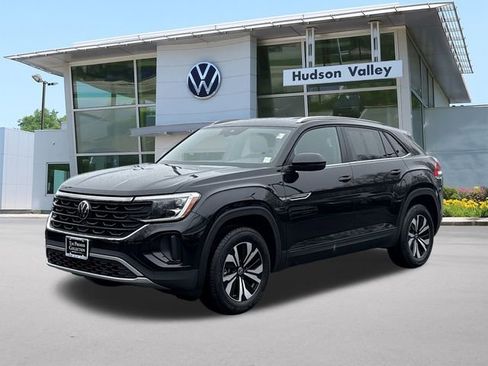 Certified 2025 Volkswagen Atlas Cross Sport SE image 1