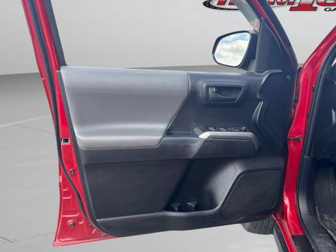Used 2021 Toyota Tacoma SR5 RWD image 23