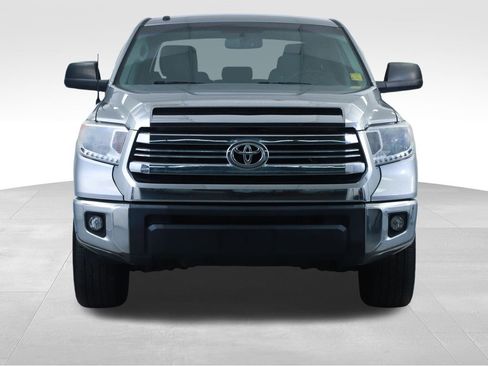Used 2017 Toyota Tundra SR5 w/ SR5 Upgrade Package image 7