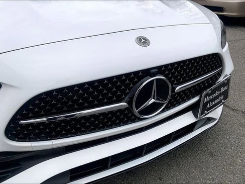 Used 2025 Mercedes-Benz C 300 4MATIC Sedan image 27