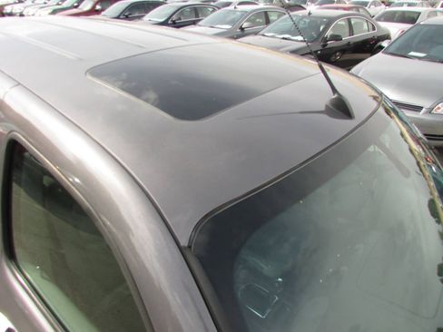 Used 2006 Chevrolet HHR LT image 23