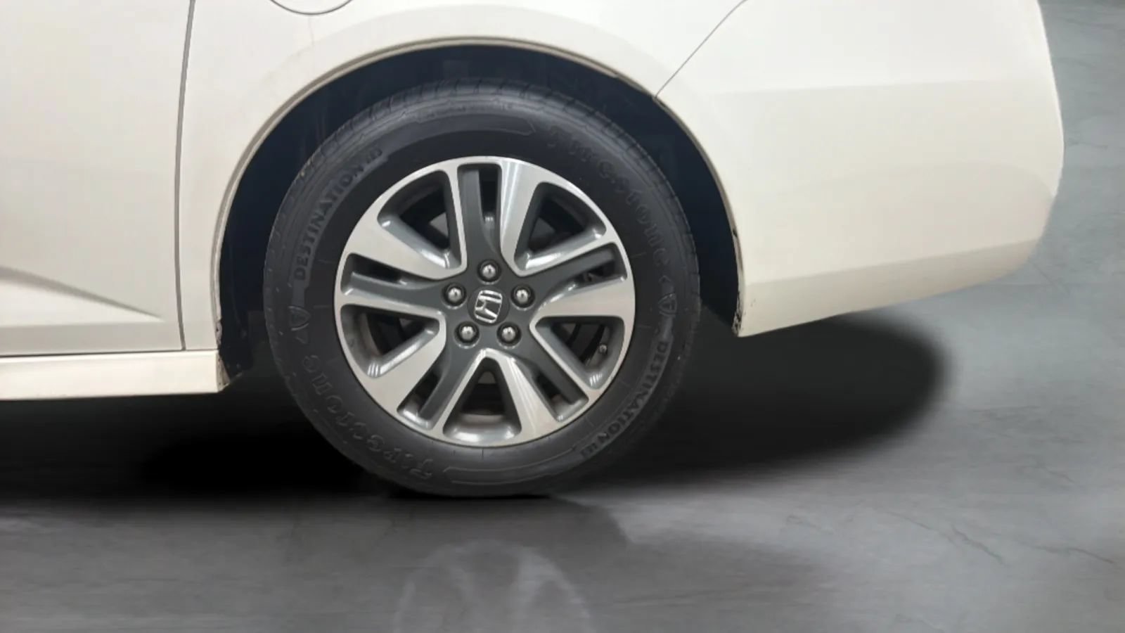 Used 2015 Honda Odyssey Touring Elite image 28