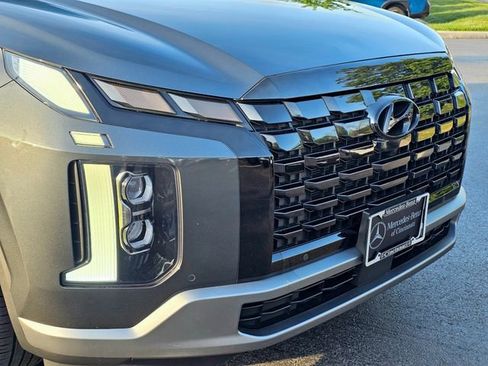 Used 2023 Hyundai Palisade SEL AWD/4WD image 3