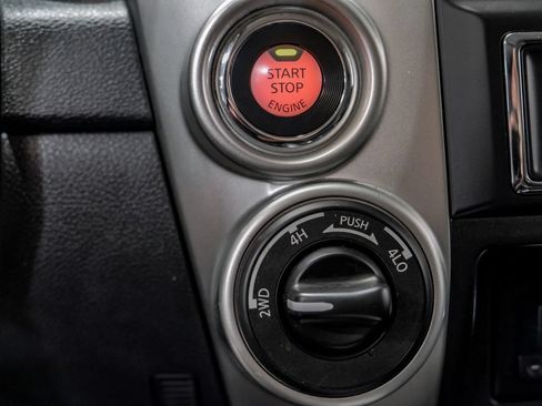 Used 2019 Nissan Titan PRO-4X AWD/4WD image 20