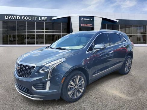 Used 2021 Cadillac XT5 Premium Luxury FWD image 2