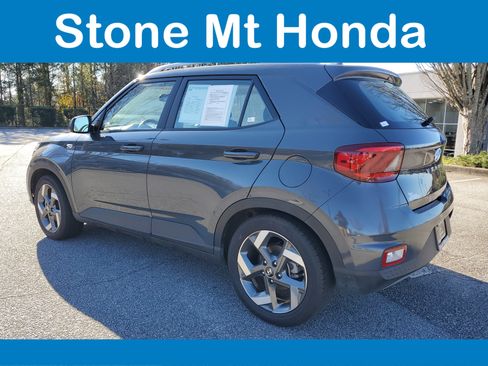 Used 2024 Hyundai Venue SEL image 4