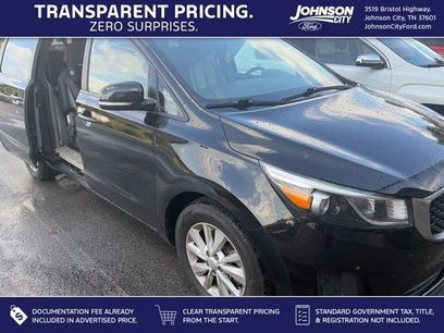 Used 2017 Kia Sedona LX w/ LX Essentials Premium Package