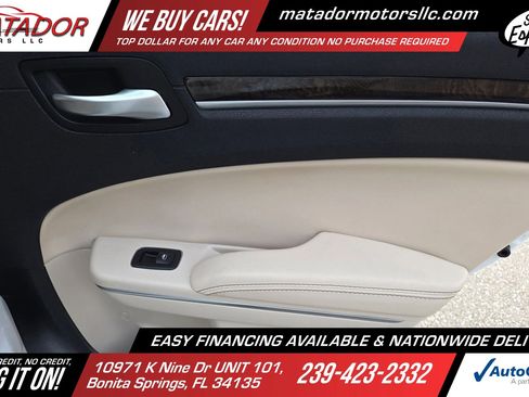 Used 2017 Chrysler 300 C RWD image 13