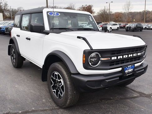 New 2025 Ford Bronco 4-Door image 10