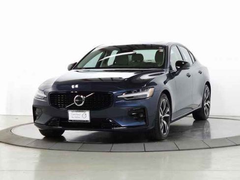 Used 2023 Volvo S60 B5 Core w/ Climate Package image 3