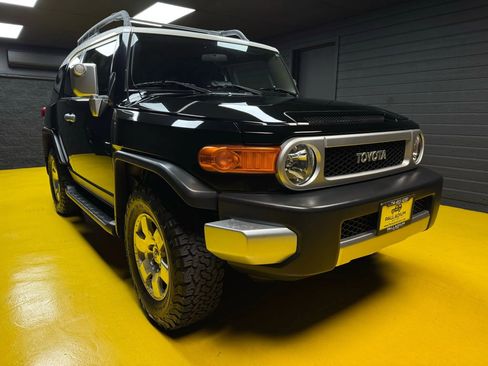 Used 2007 Toyota FJ Cruiser 4WD image 3