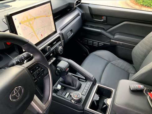 Used 2025 Toyota 4Runner TRD Off-Road Premium AWD/4WD image 15