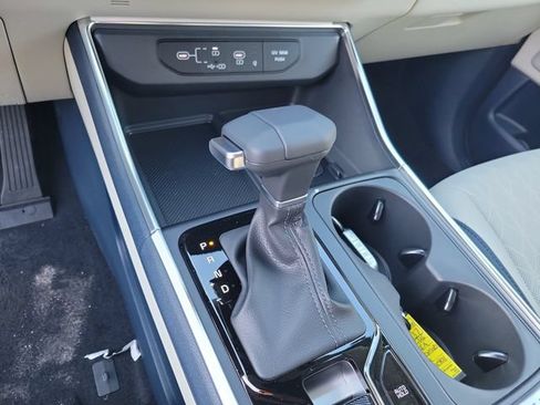 New 2026 Kia Carnival EX FWD image 20
