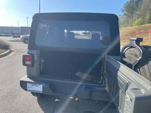 Used 2022 Jeep Wrangler Unlimited Sport image 21