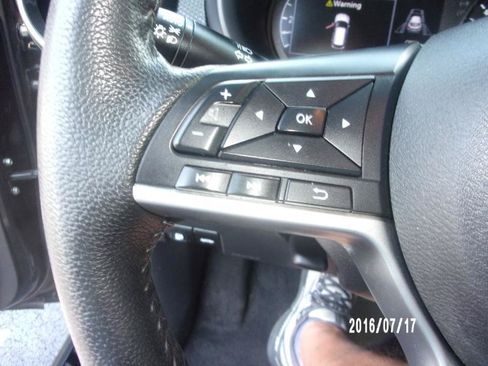 Used 2021 Nissan Kicks SV FWD image 24