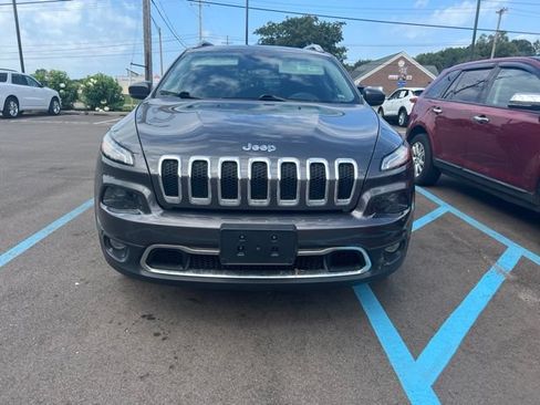 Used 2018 Jeep Cherokee Limited AWD/4WD image 3
