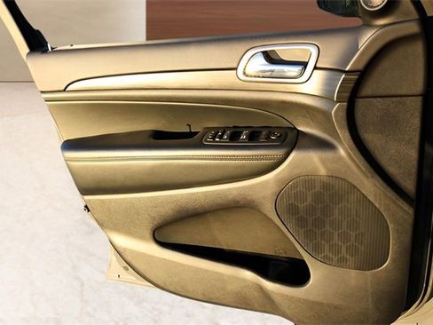 Used 2020 Jeep Grand Cherokee Altitude image 9