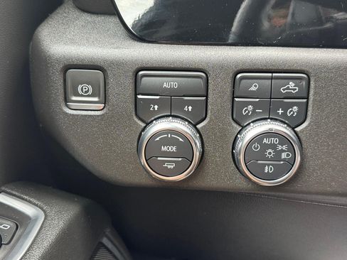 Used 2024 GMC Sierra 1500 SLT w/ SLT Convenience Package AWD/4WD image 15