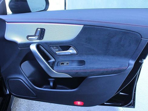 Used 2022 Mercedes-Benz CLA 250 image 19