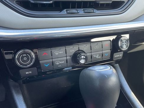 Used 2023 Jeep Compass Limited image 20