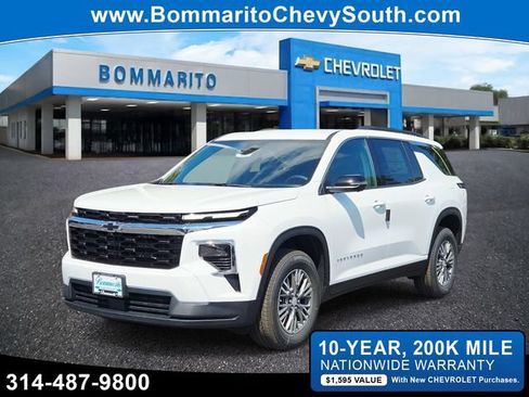 New 2026 Chevrolet Traverse LT w/ Driver Confidence Package AWD/4WD image 1