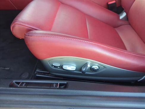 Used 2019 Porsche 718 Boxster image 10