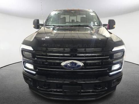 Used 2025 Ford F350 Platinum AWD/4WD image 2