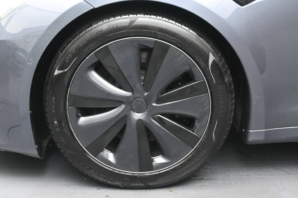 Used 2022 Tesla Model S AWD/4WD image 33
