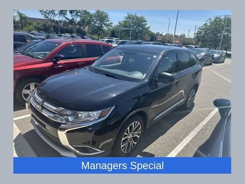Used 2018 Mitsubishi Outlander AWD image 1