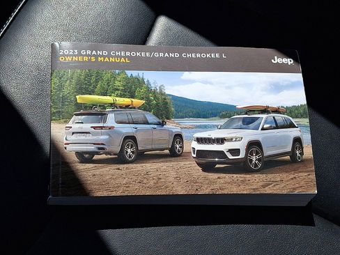 Used 2023 Jeep Grand Cherokee L Limited image 28