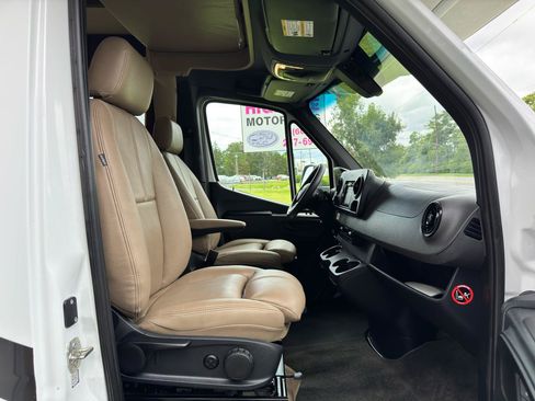 Used 2019 Mercedes-Benz Sprinter 170 image 17