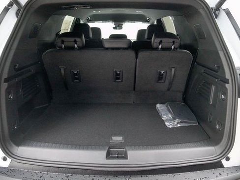 New 2026 Chevrolet Traverse LT w/ Enhanced Driving Package FWD image 10