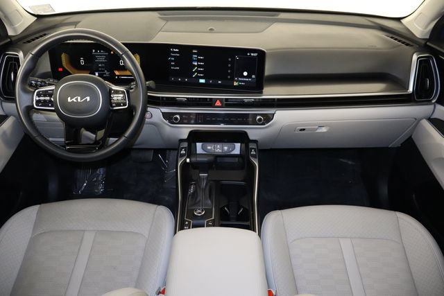 Used 2025 Kia Sorento EX FWD image 14