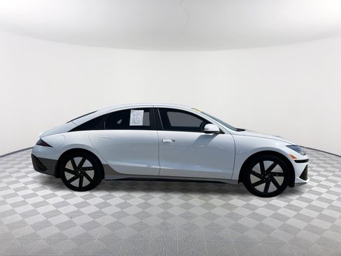 Used 2024 Hyundai Ioniq 6 SE RWD image 6