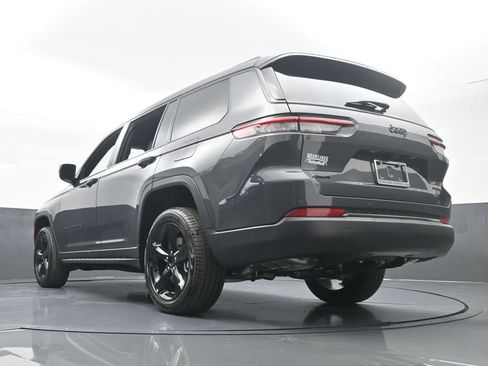 Used 2025 Jeep Grand Cherokee L Limited w/ Black Appearance Package image 28