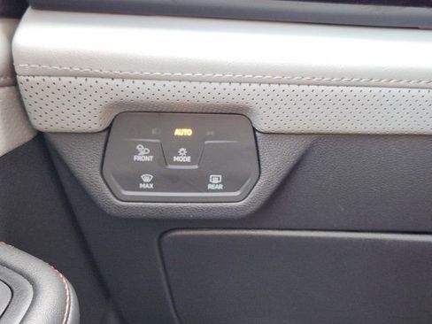 Used 2024 Volkswagen Atlas Peak Edition SEL image 24