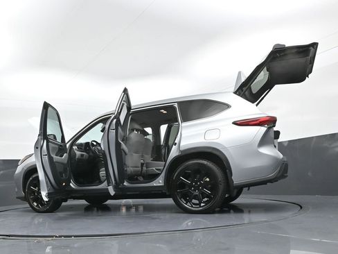 Certified 2023 Toyota Highlander LE image 51