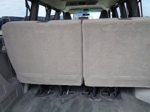 Used 2018 GMC Savana 3500 LT w/ LT Preferred Equipment Group RWD image 41