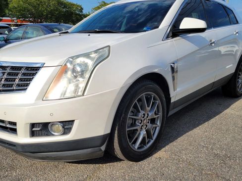 Used 2016 Cadillac SRX Performance w/ Midnight Edition Package FWD image 8