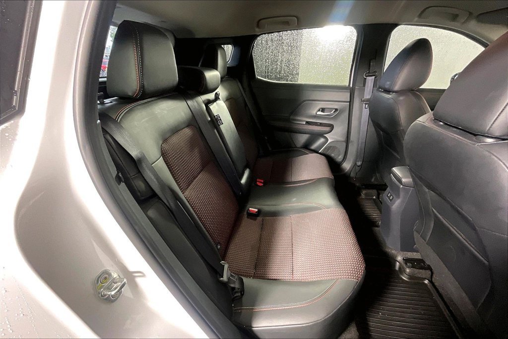Used 2025 Nissan Kicks SR FWD image 34