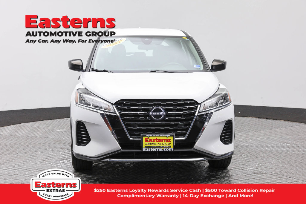 Used 2022 Nissan Kicks S FWD image 3