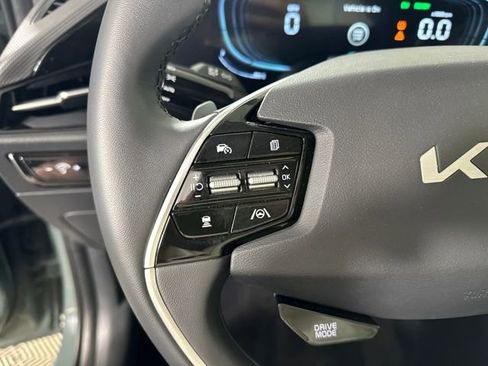 Used 2024 Kia Niro EX image 15