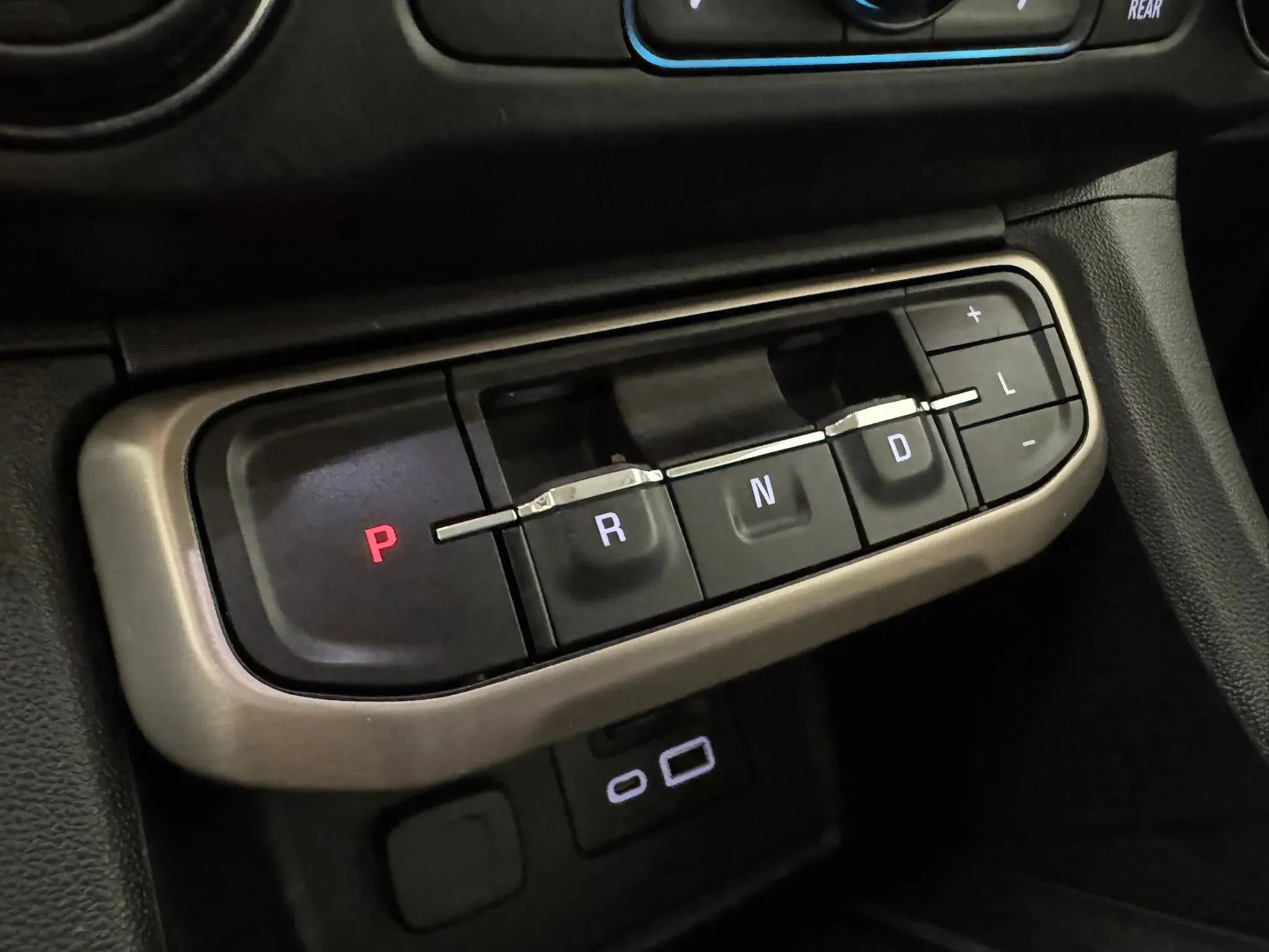Used 2021 GMC Acadia Denali w/ Denali Ultimate Package AWD/4WD image 22