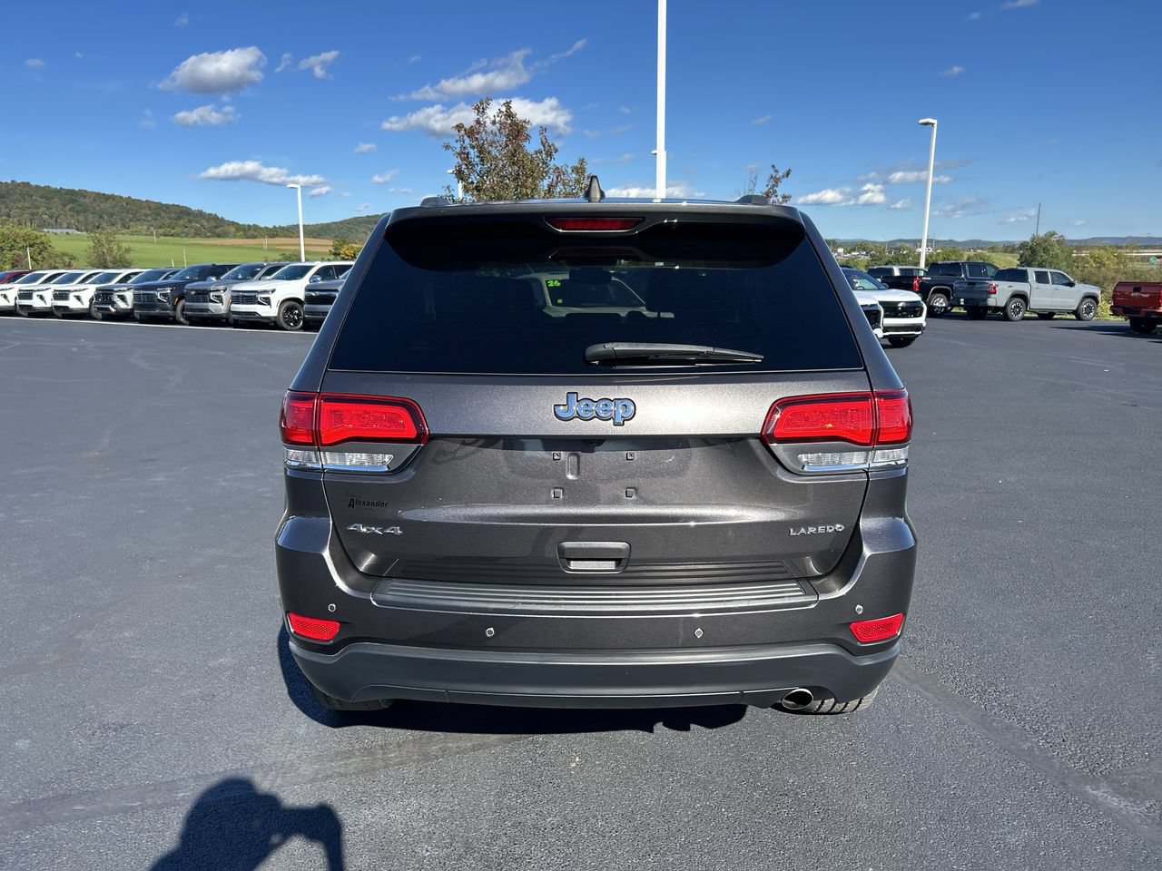 Used 2020 Jeep Grand Cherokee Laredo w/ Security & Convenience Group AWD/4WD image 6