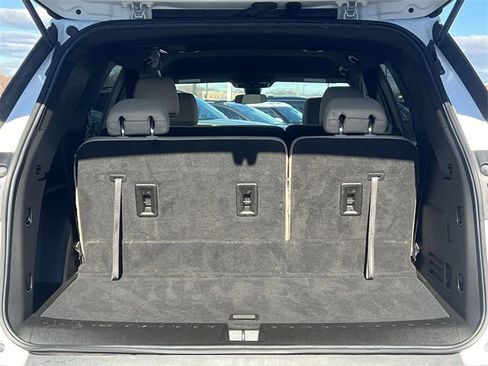 Used 2023 Chevrolet Traverse LS image 31