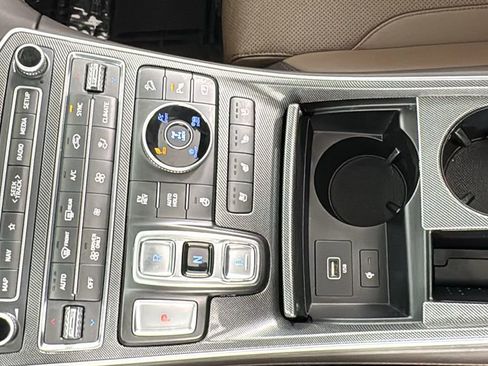 Used 2023 Hyundai Santa Fe Limited image 29